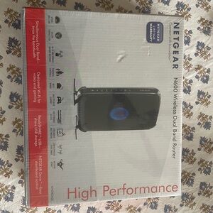 Netgear Dual Band WiFi Router with Black Finish